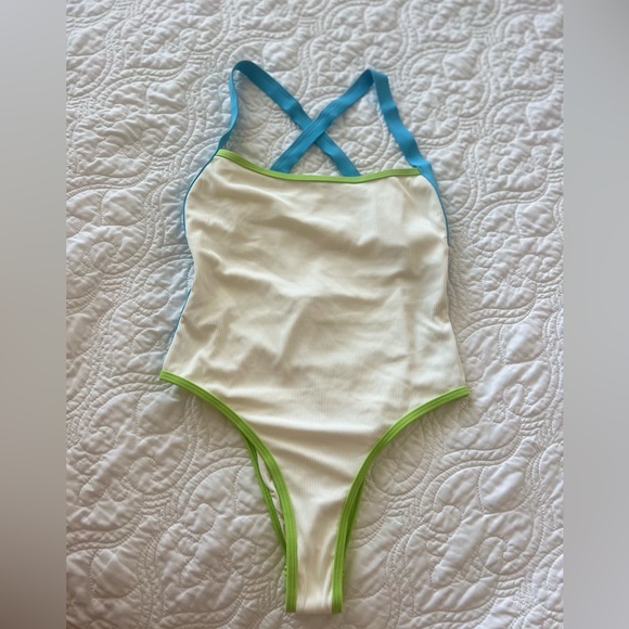 NWT LSPACE Ribbed Baewatch One Piece Swimsuit - Picture 3 of 6